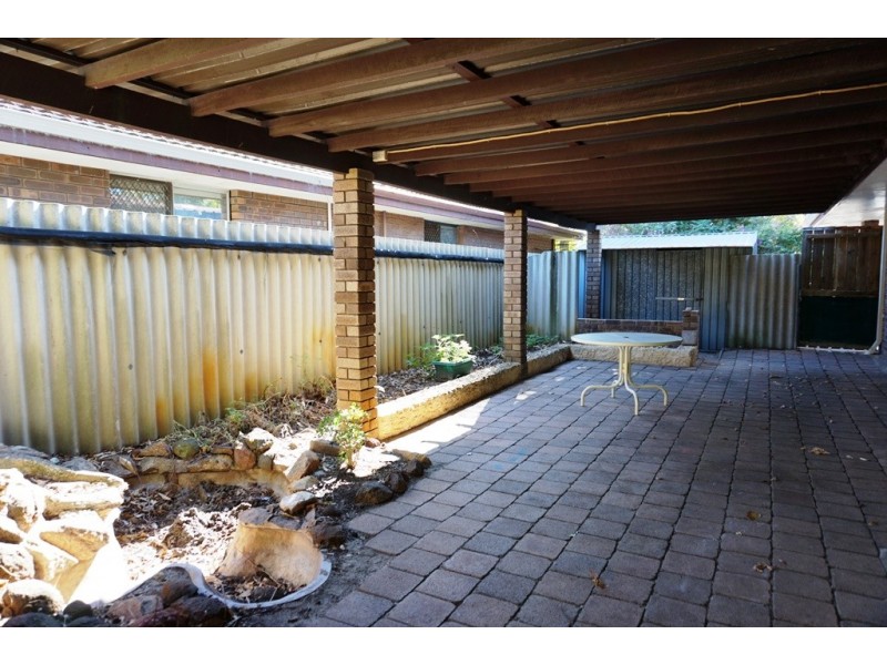 22 Dollis Way, Camillo WA 6111