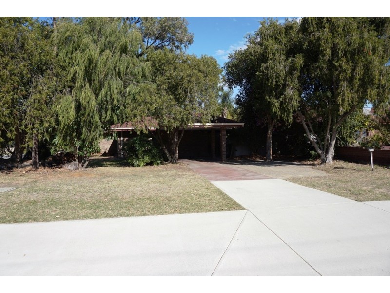 22 Dollis Way, Camillo WA 6111