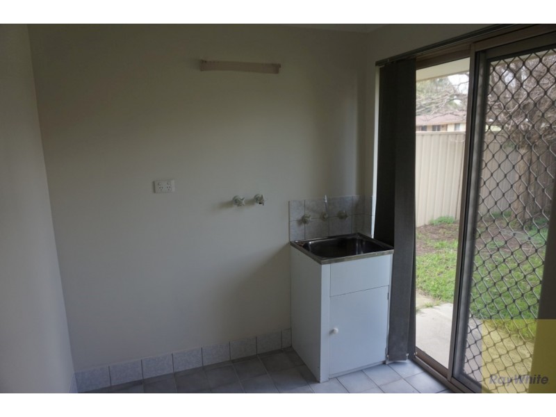 4/6 Bertram Street, Maddington WA 6109
