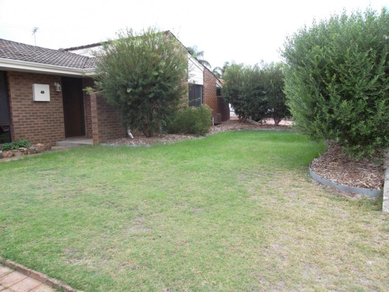 49 Grovelands Drive, Camillo WA 6111