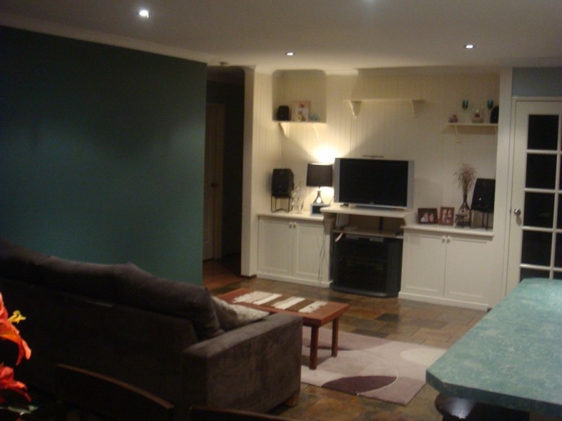 49 Grovelands Drive, Camillo WA 6111