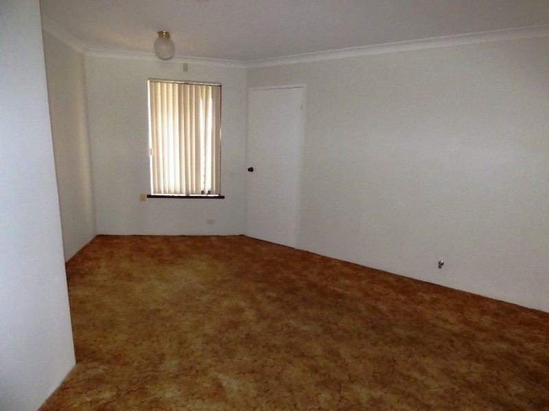 9 Excalibur Circle, Camillo WA 6111