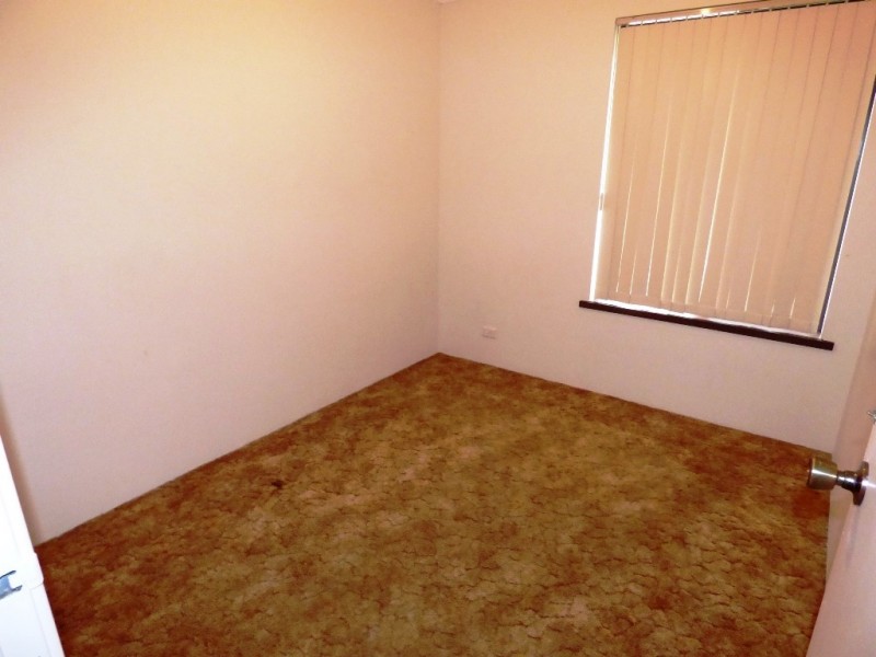 9 Excalibur Circle, Camillo WA 6111