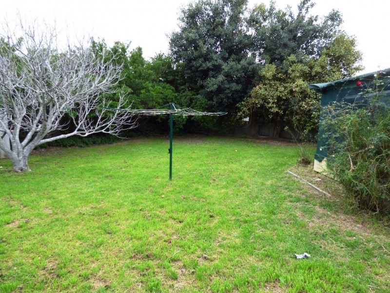 9 Excalibur Circle, Camillo WA 6111