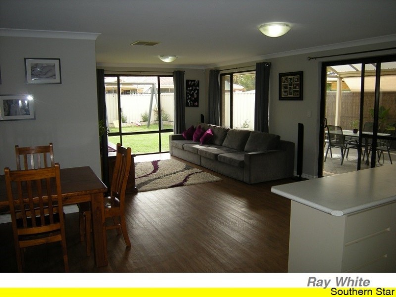 30 Fallon Place, Seville Grove WA 6112