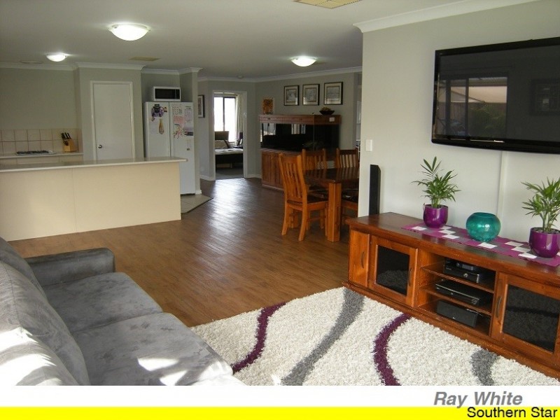 30 Fallon Place, Seville Grove WA 6112