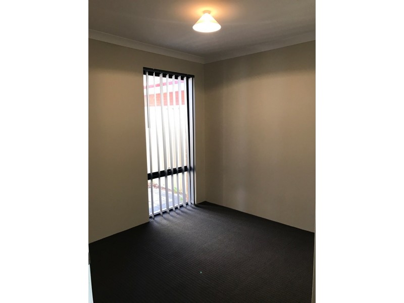 62a Williams Road, Armadale WA 6112