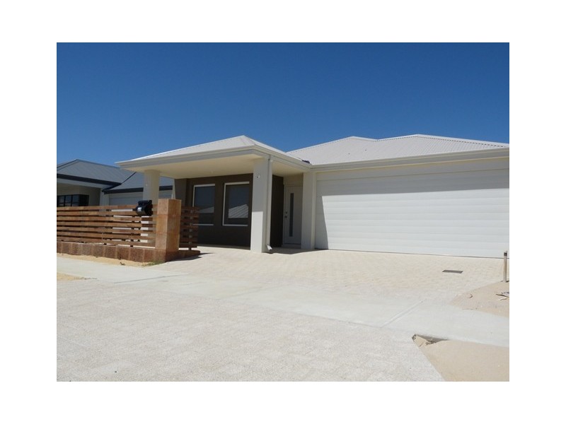 49 Strathclyde Circuit, Champion Lakes WA 6111