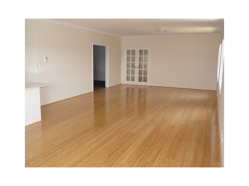 49 Strathclyde Circuit, Champion Lakes WA 6111