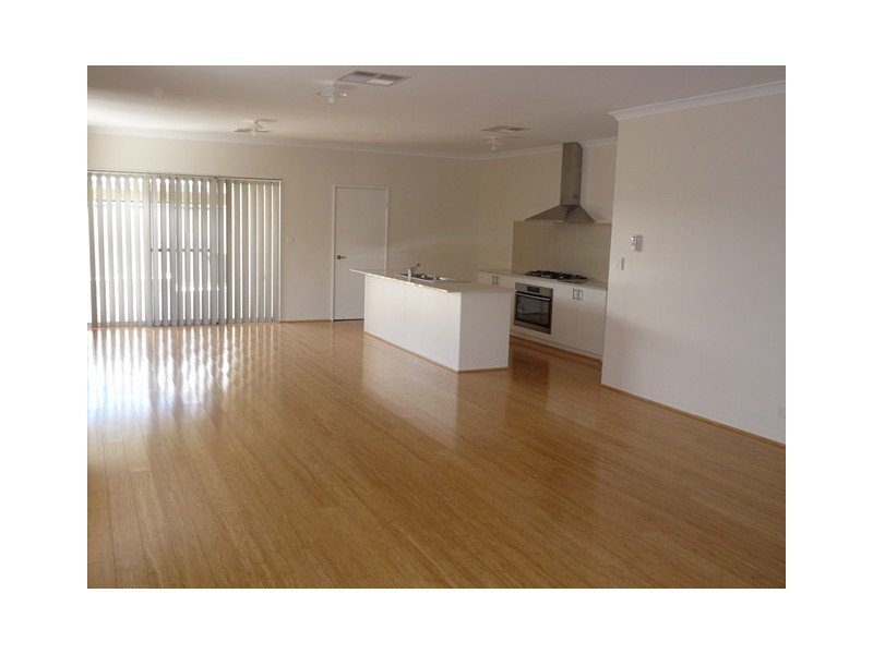 49 Strathclyde Circuit, Champion Lakes WA 6111