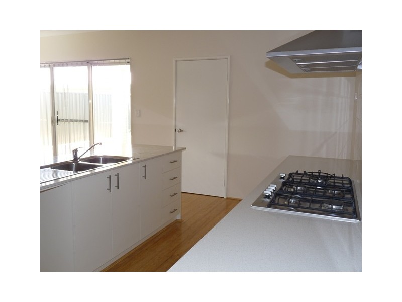 49 Strathclyde Circuit, Champion Lakes WA 6111