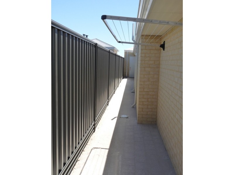 49 Strathclyde Circuit, Champion Lakes WA 6111