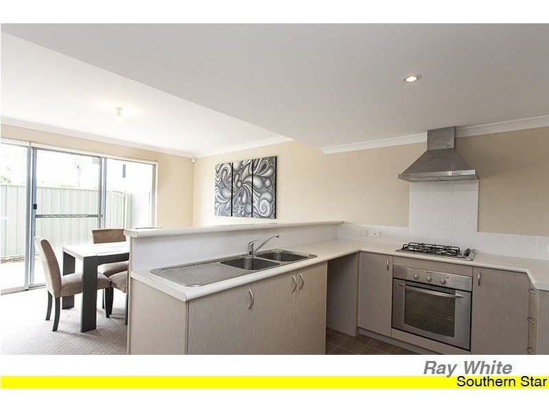 29/12 Davis Road, Kelmscott WA 6111