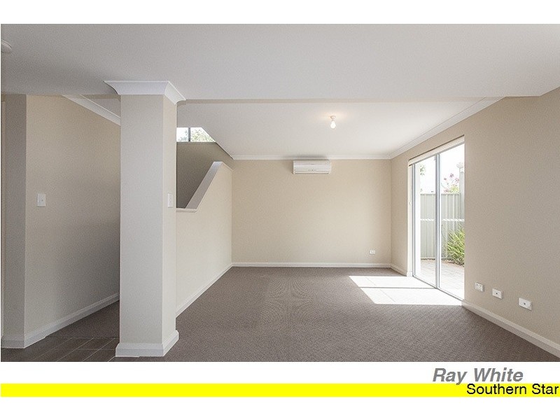 29/12 Davis Road, Kelmscott WA 6111