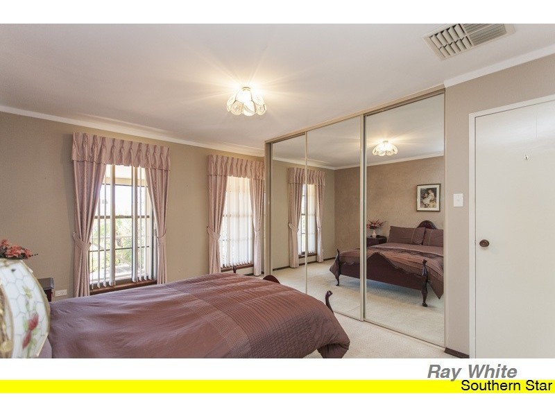17 Wangoola Terrace, Mount Nasura WA 6112