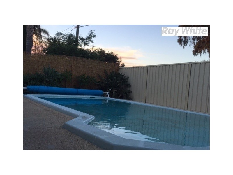 2 Cherry Way, Camillo WA 6111