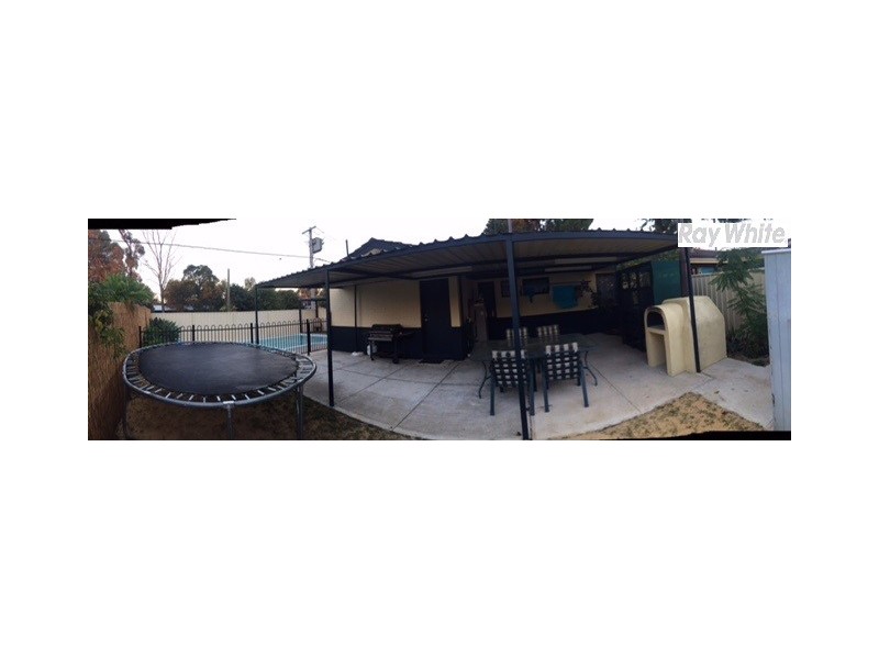 2 Cherry Way, Camillo WA 6111