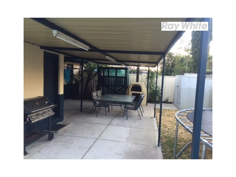 2 Cherry Way, Camillo WA 6111