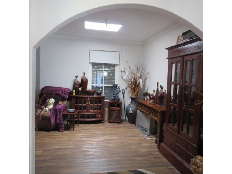 22 Banksia Road, Camillo WA 6111