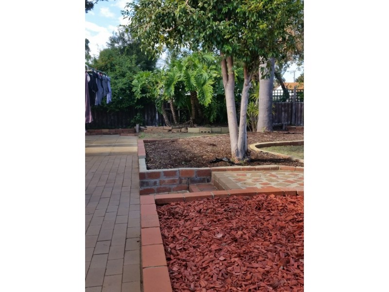 22 Banksia Road, Camillo WA 6111