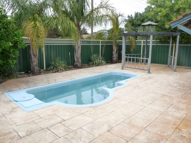 6 Terrigal Way, Armadale WA 6112