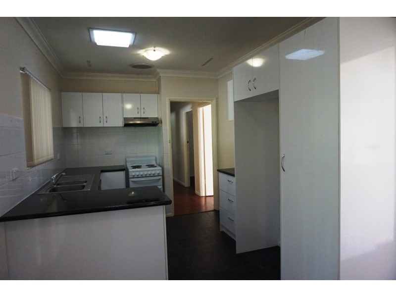 7 Megan Way, Camillo WA 6111