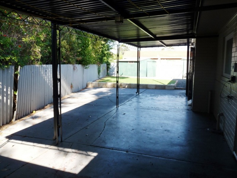 7 Megan Way, Camillo WA 6111