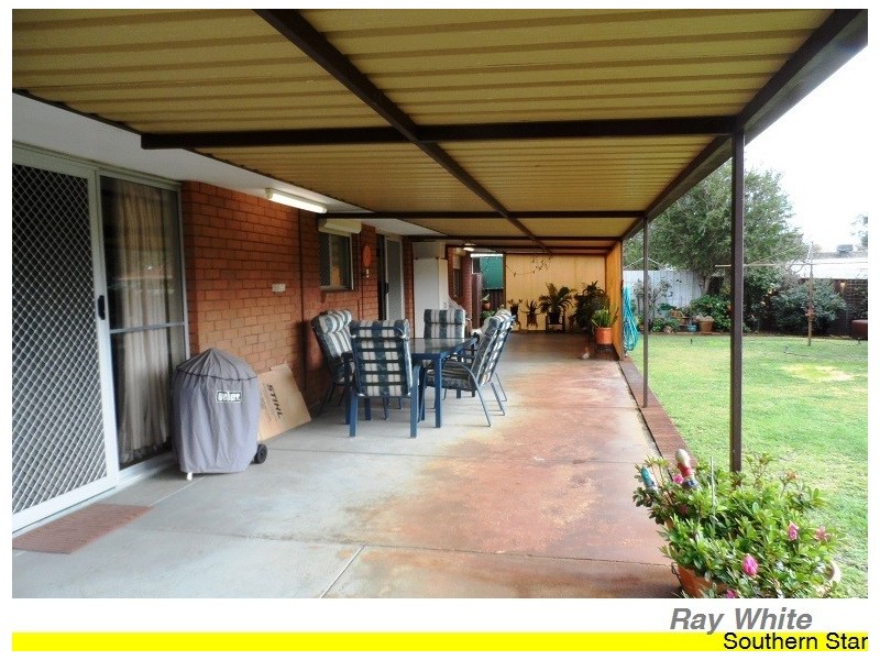 9 Cressida Way, Camillo WA 6111