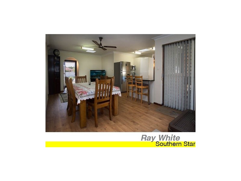 25 Ravenscroft Way, Kelmscott WA 6111