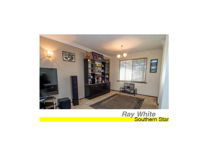 25 Ravenscroft Way, Kelmscott WA 6111