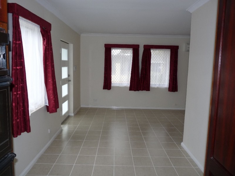 2 Cherry Way, Camillo WA 6111