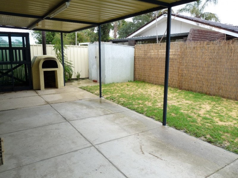 2 Cherry Way, Camillo WA 6111