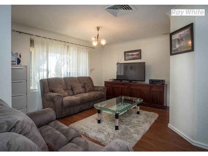 1 Lisbon Way, Seville Grove WA 6112