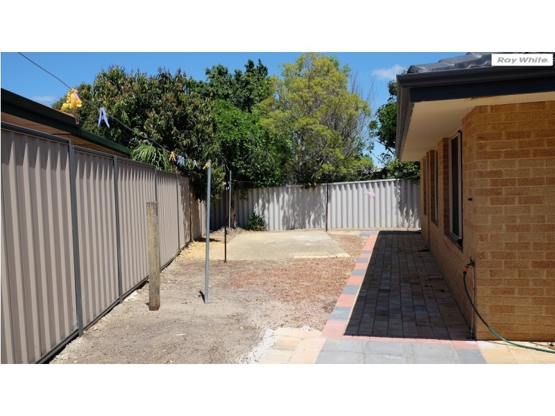 1 Lisbon Way, Seville Grove WA 6112