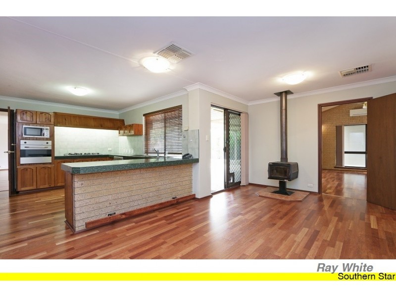 33 Third Avenue, Kelmscott WA 6111