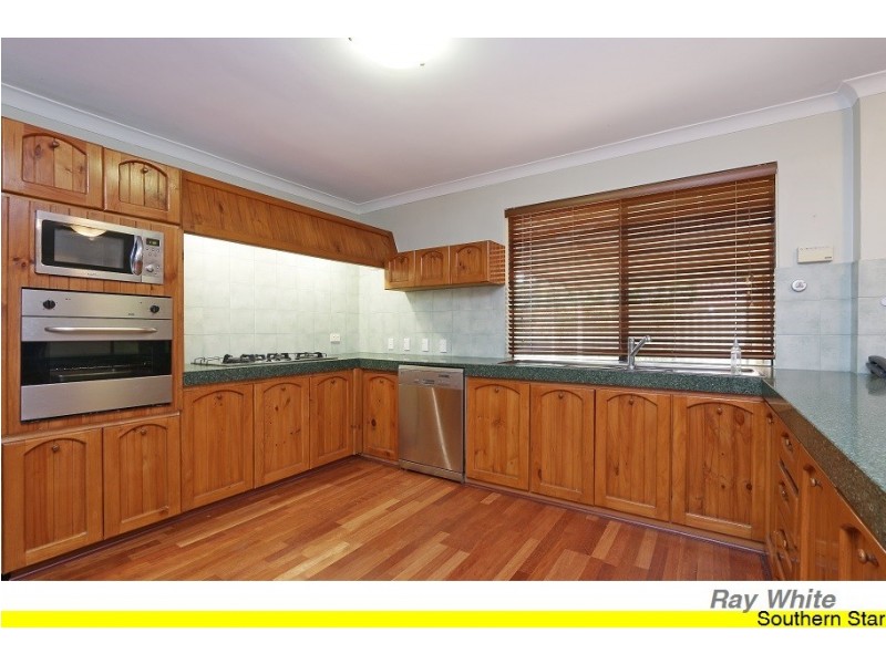 33 Third Avenue, Kelmscott WA 6111