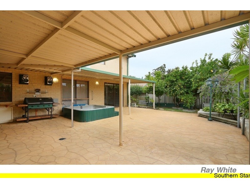 33 Third Avenue, Kelmscott WA 6111