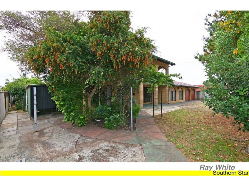 33 Third Avenue, Kelmscott WA 6111