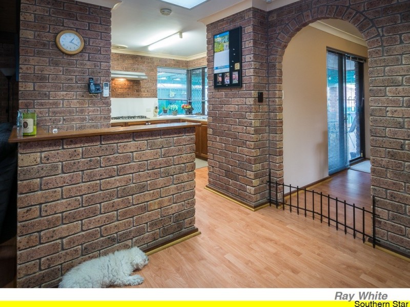 1 Crystal Court, Mount Richon WA 6112