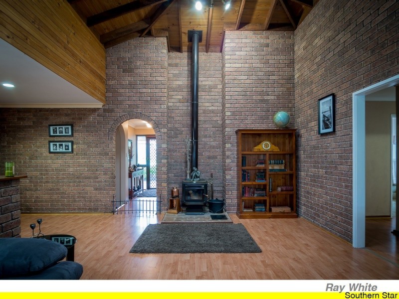 1 Crystal Court, Mount Richon WA 6112