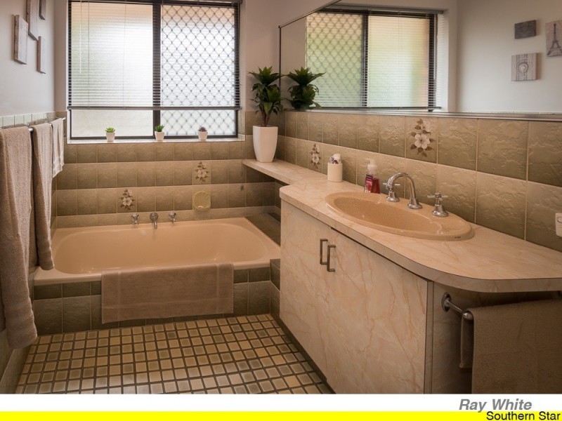 1 Crystal Court, Mount Richon WA 6112