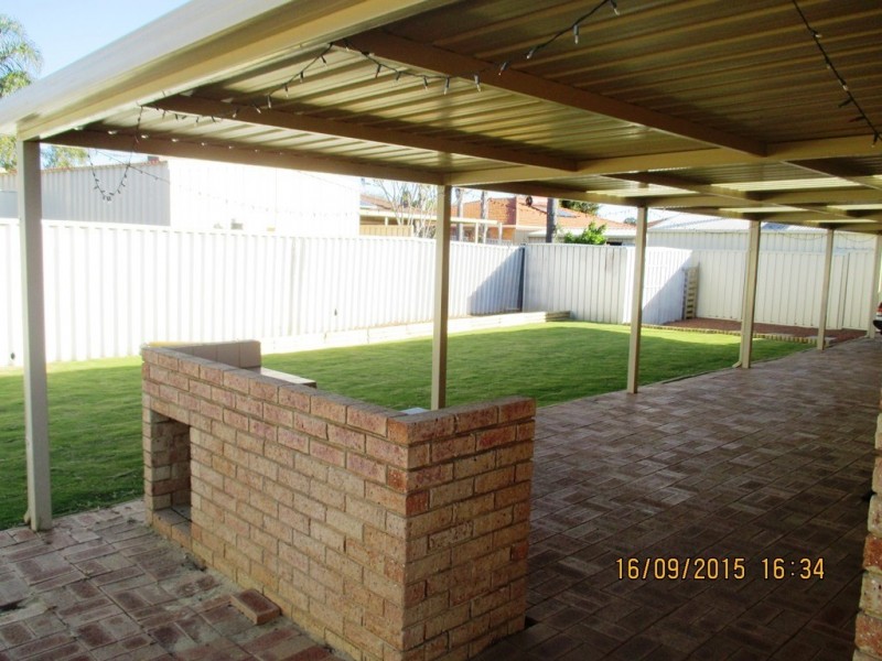 98 Brown Crescent, Seville Grove WA 6112