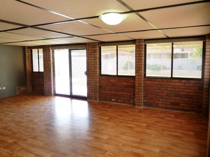 27 San Jacinta Road, Seville Grove WA 6112