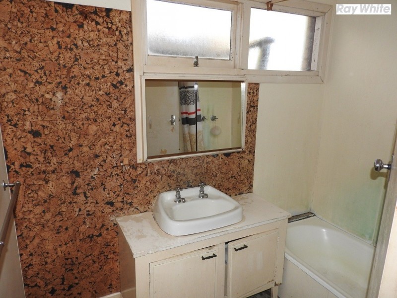 231 Seventh Road, Armadale WA 6112