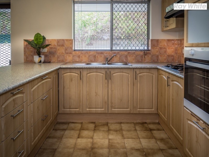 35 Harrison Road, Mount Richon WA 6112