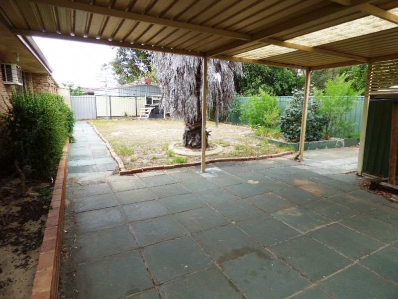 4 Kingfisher View, Brookdale WA 6112