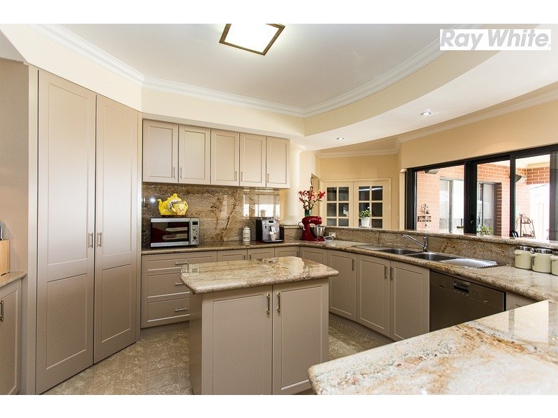 8 Breelya Rise, Canning Vale WA 6155