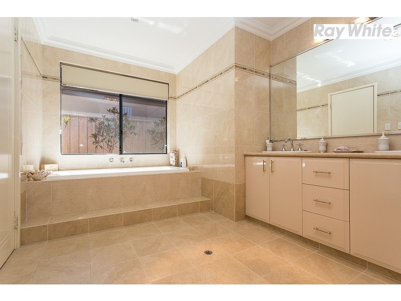 8 Breelya Rise, Canning Vale WA 6155