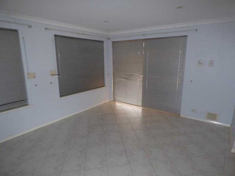 3 Symes Close, Seville Grove WA 6112