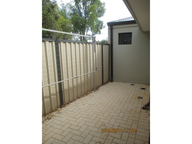 11/99 Lowanna Way, Armadale WA 6112
